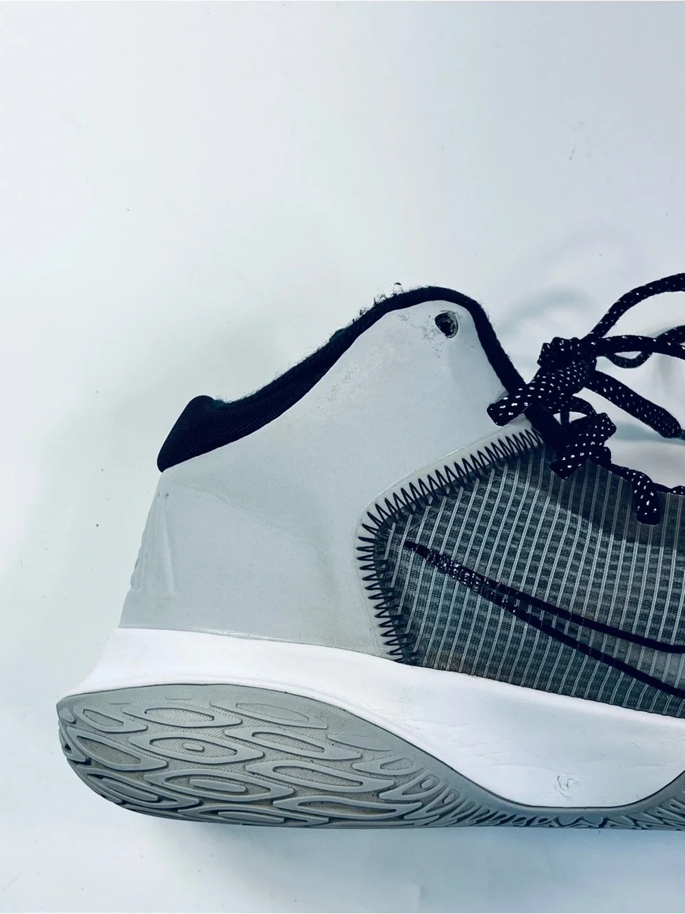 Nike Kyrie Flytrap 4 Gray Black Basketball Shoes #CT1972-002 Men’s Size:9
